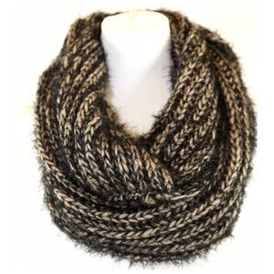 Cuddl Duds Elegant Knit Infinity Scarf - Black and Tan NWOT’s